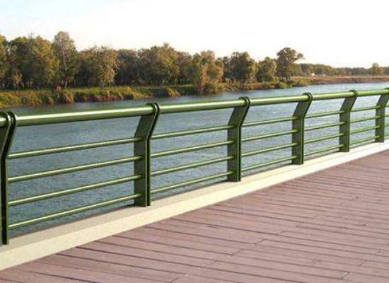 河道欄桿.jpg