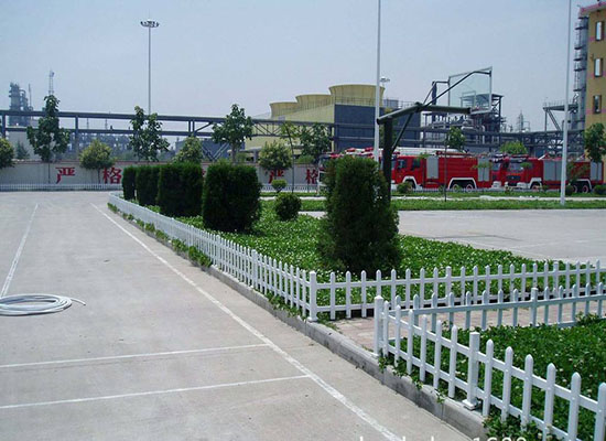 PVC草坪護(hù)欄 PVC草坪護(hù)欄